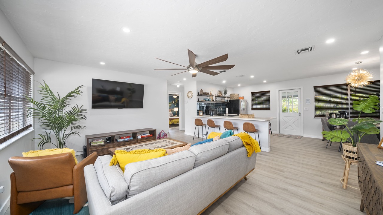 Photo of Livingroom in Sebastian Highlands