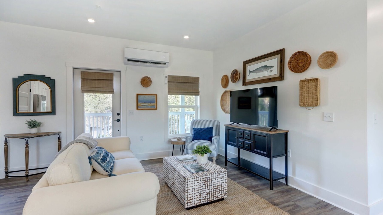 Photo of Livingroom in Thunderbolt