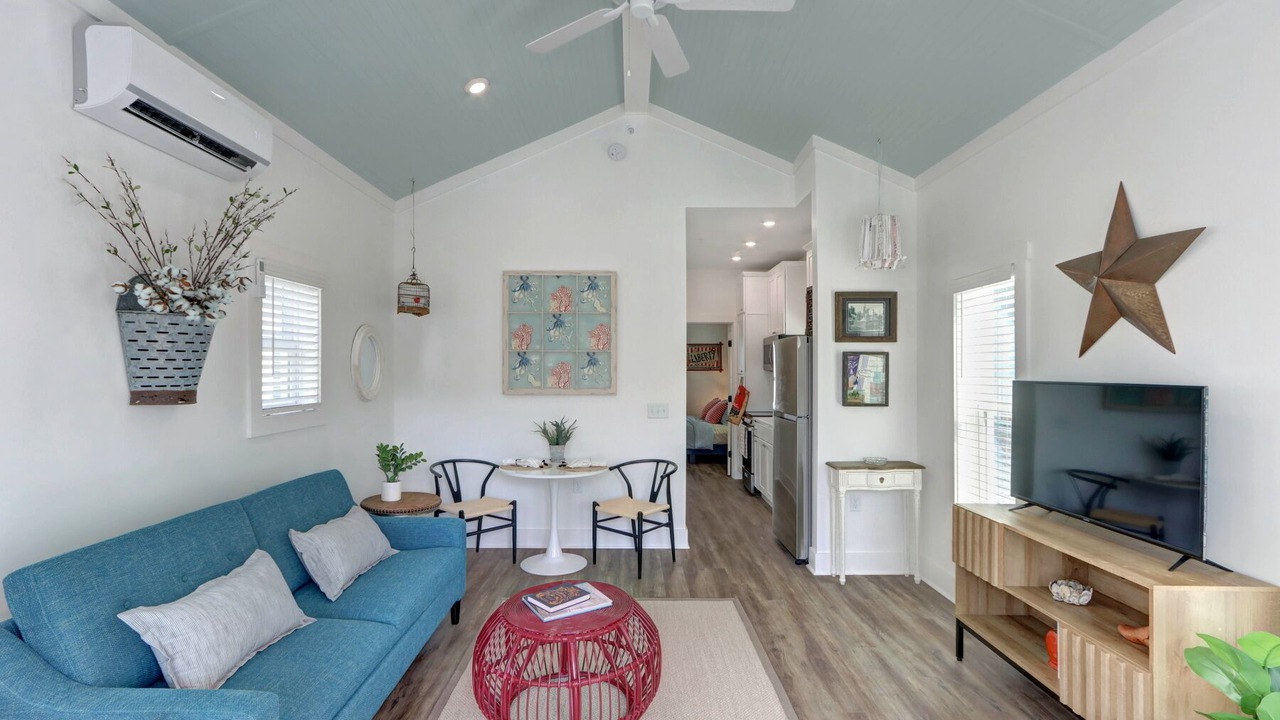 Photo of Livingroom in Thunderbolt