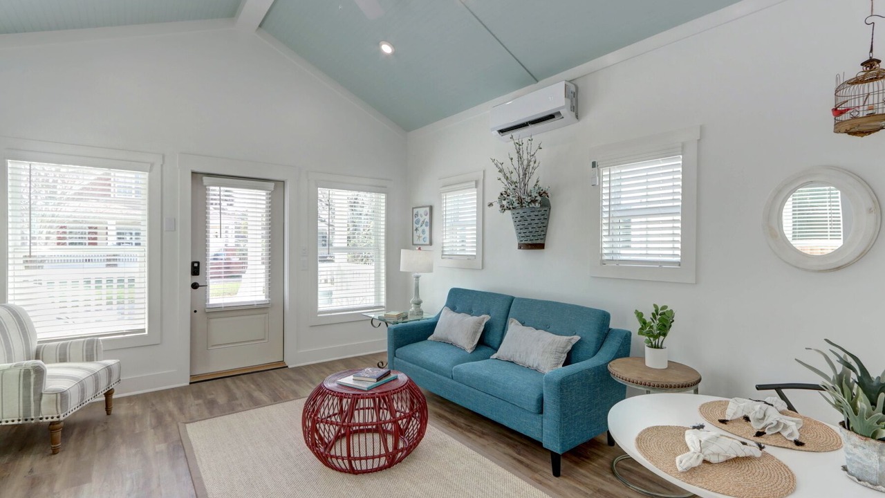 Photo of Livingroom in Thunderbolt