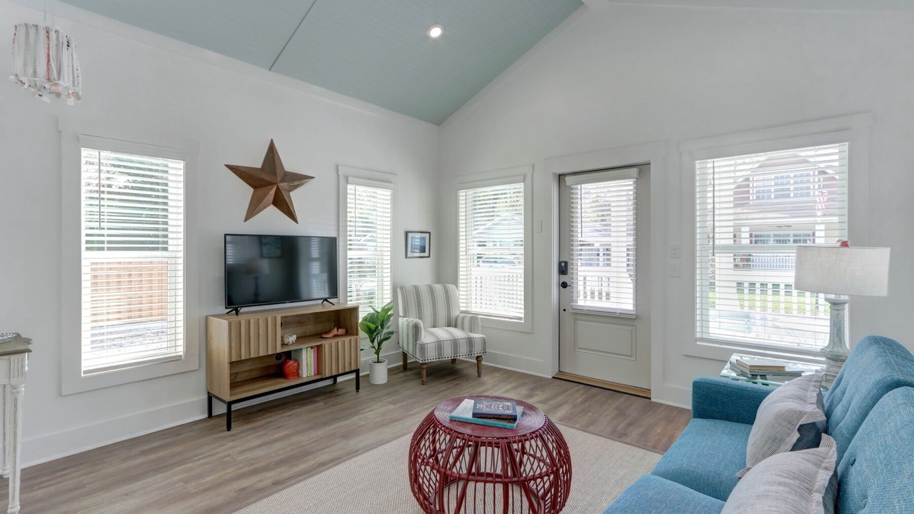Photo of Livingroom in Thunderbolt