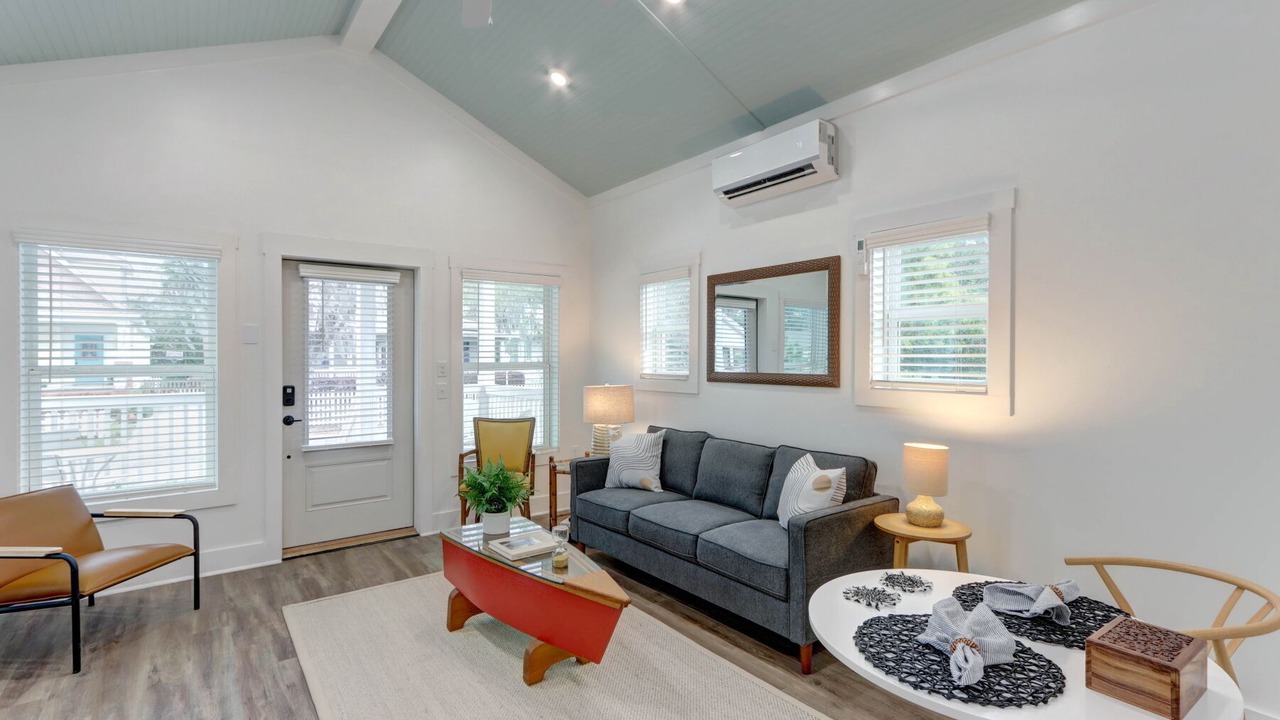 Photo of Livingroom in Thunderbolt