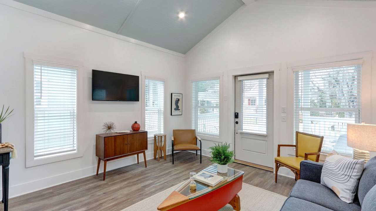 Photo of Livingroom in Thunderbolt