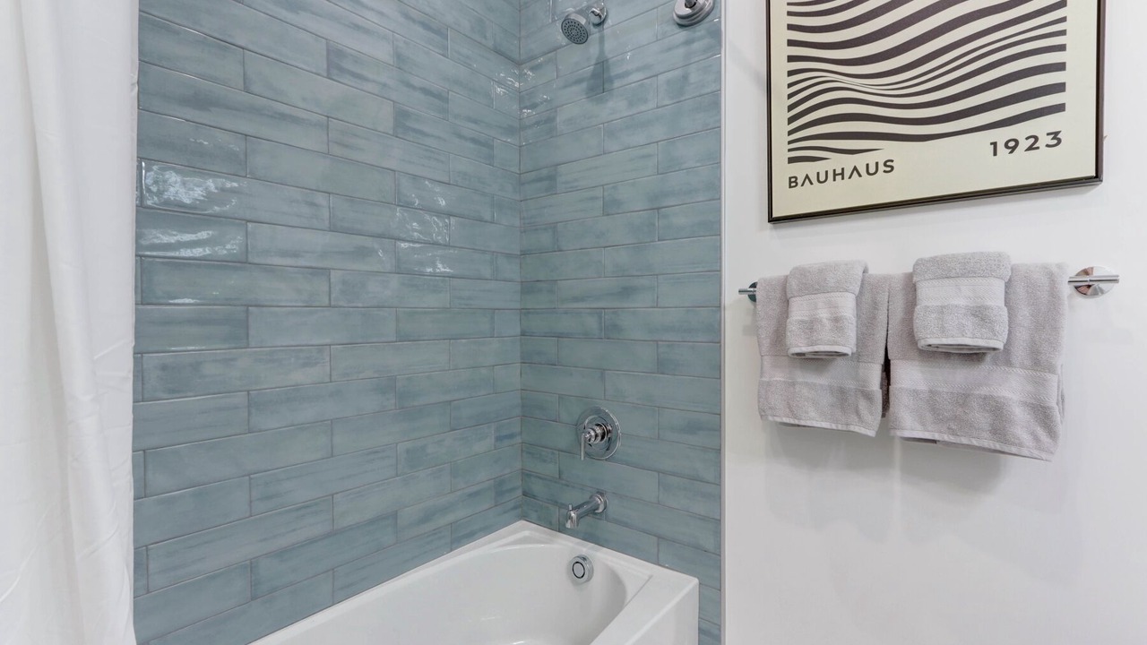 Photo of Bathroom in Thunderbolt