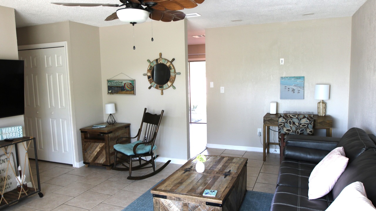 Photo of Livingroom in Sebastian Highlands