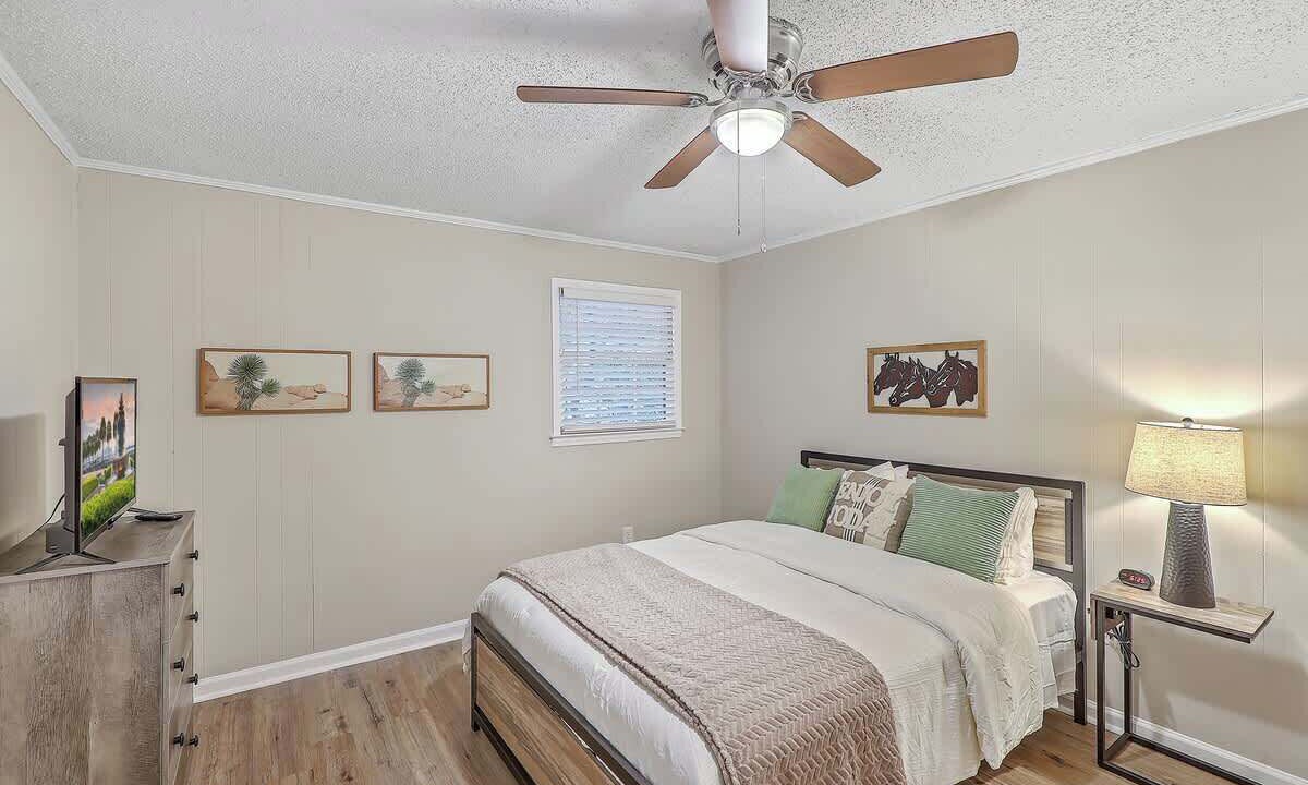 Photo of Bedroom in Summerville