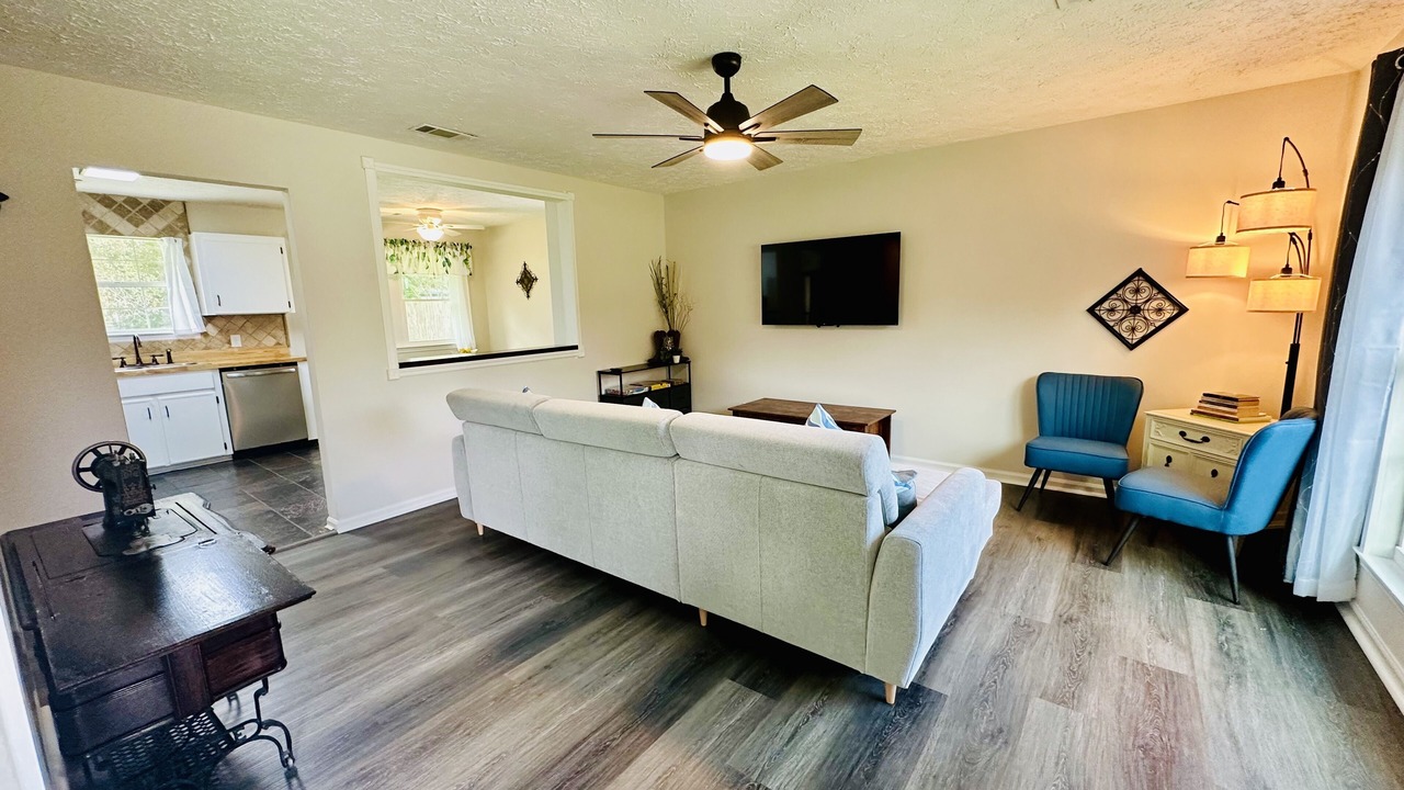 Photo of Livingroom in Richmond Hill