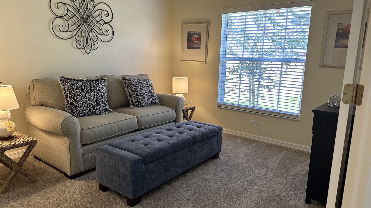 Photo of Livingroom in Calumet Reserve