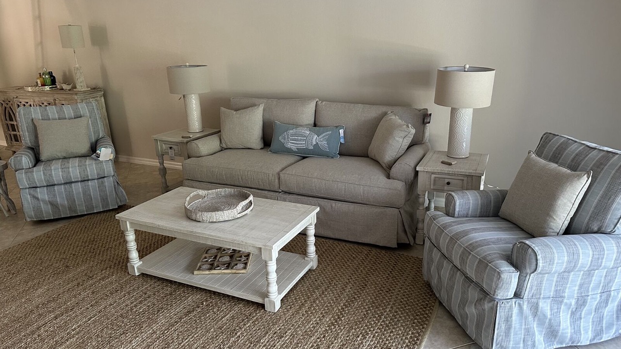 Photo of Livingroom in Calumet Reserve