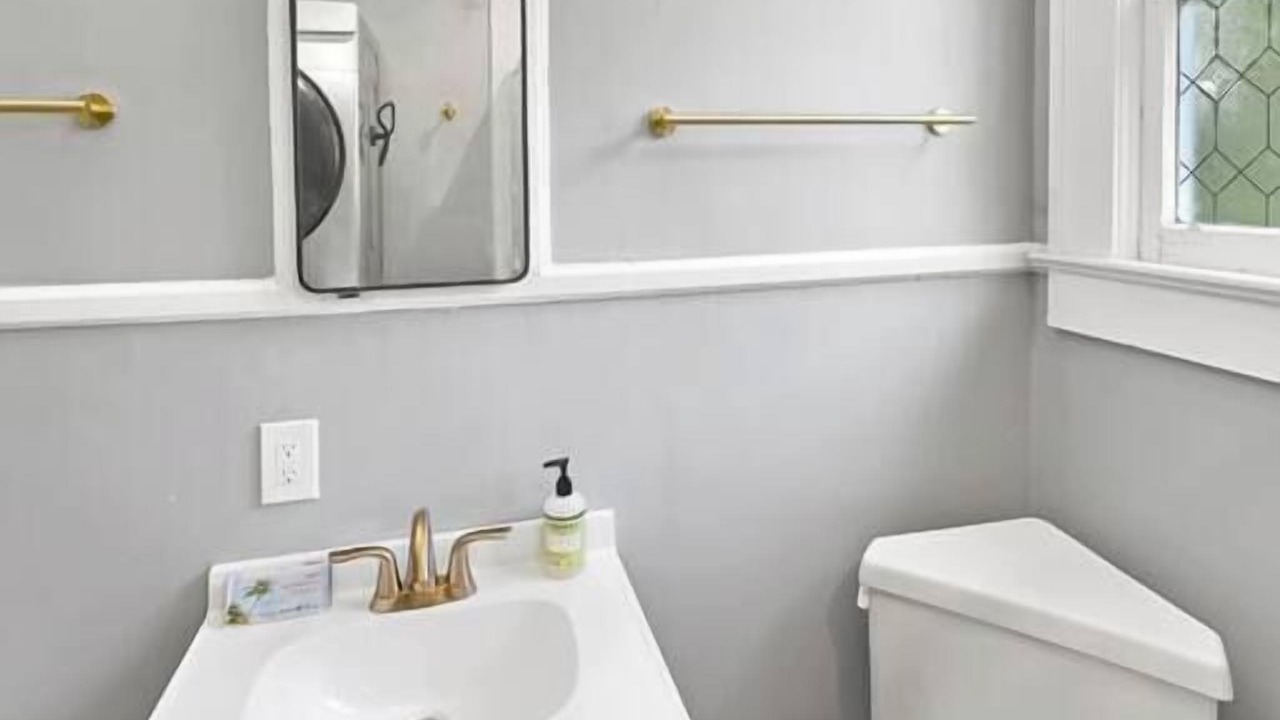 Photo of Bathroom in Riverland Terrace