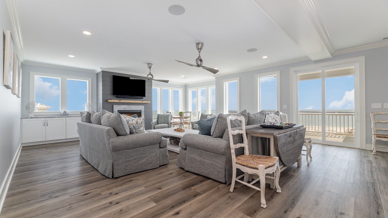 Photo of Livingroom in Inlet Harbour