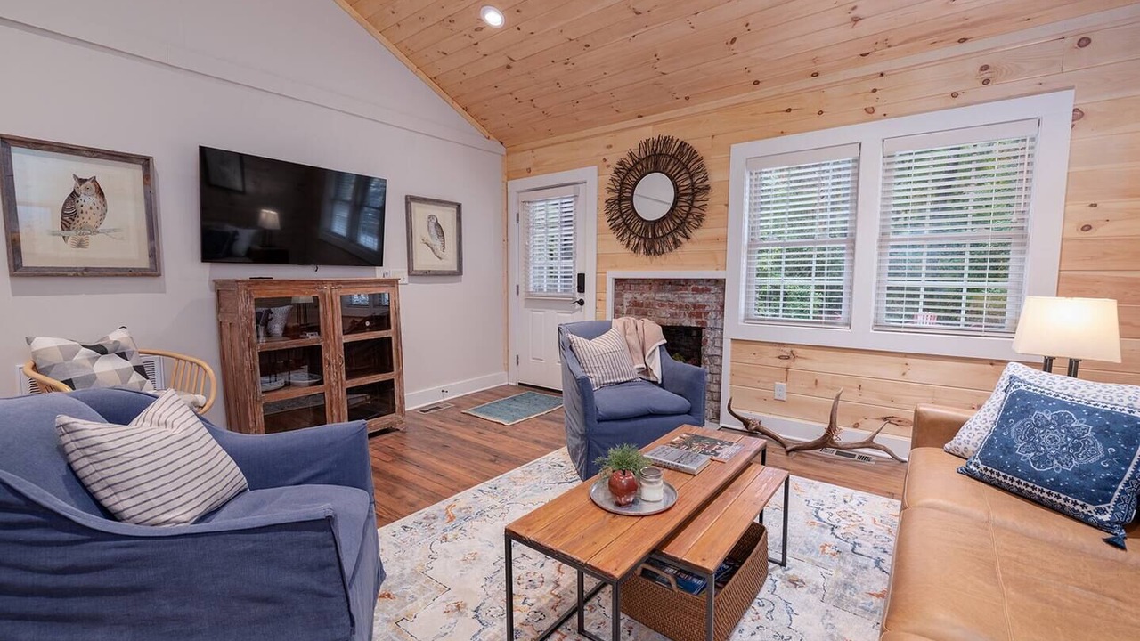 Photo of Livingroom in Mountain Rest