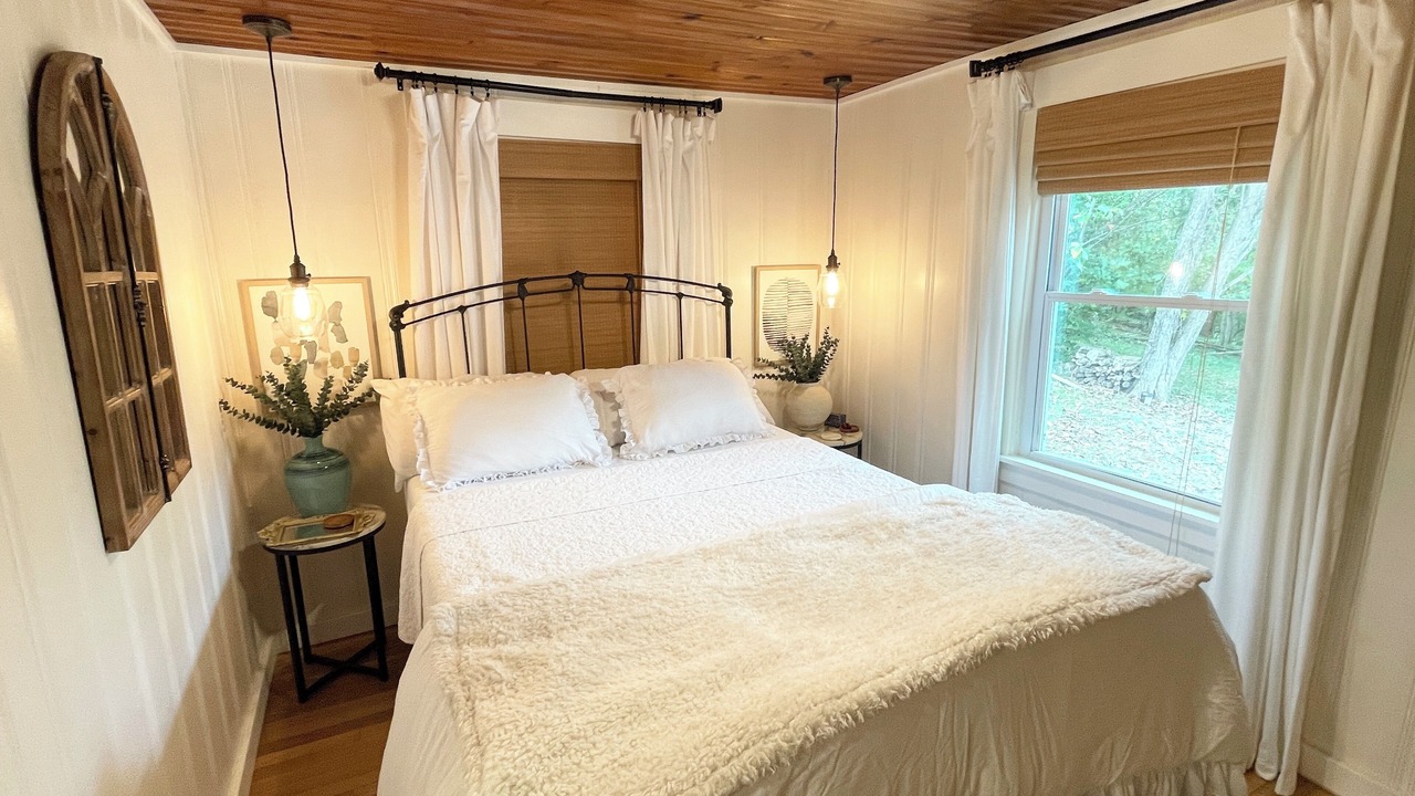 Photo of Bedroom in Hayesville