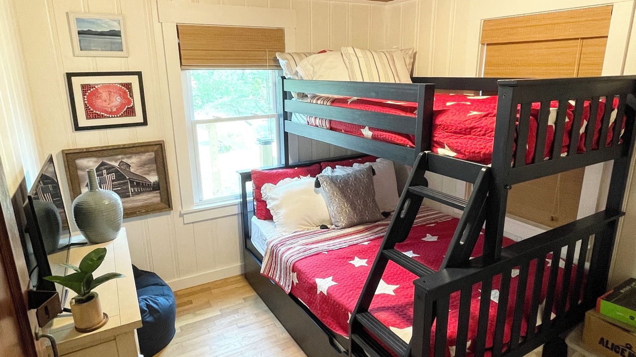 Photo of Bedroom in Hayesville