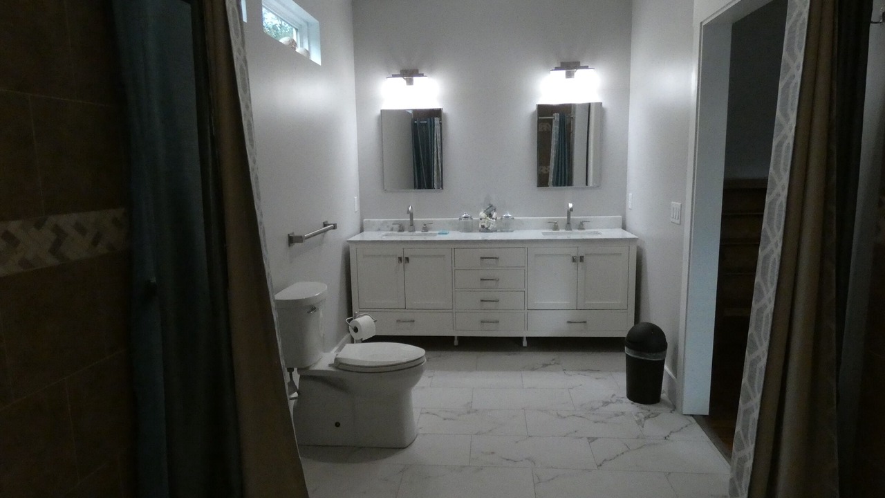 Photo of Bathroom in Graysville