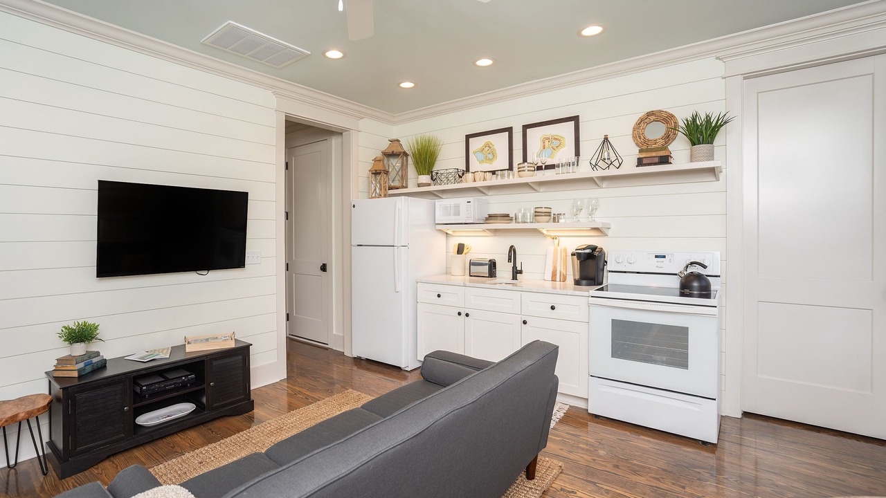 Photo of Livingroom in Northwest Quadrant