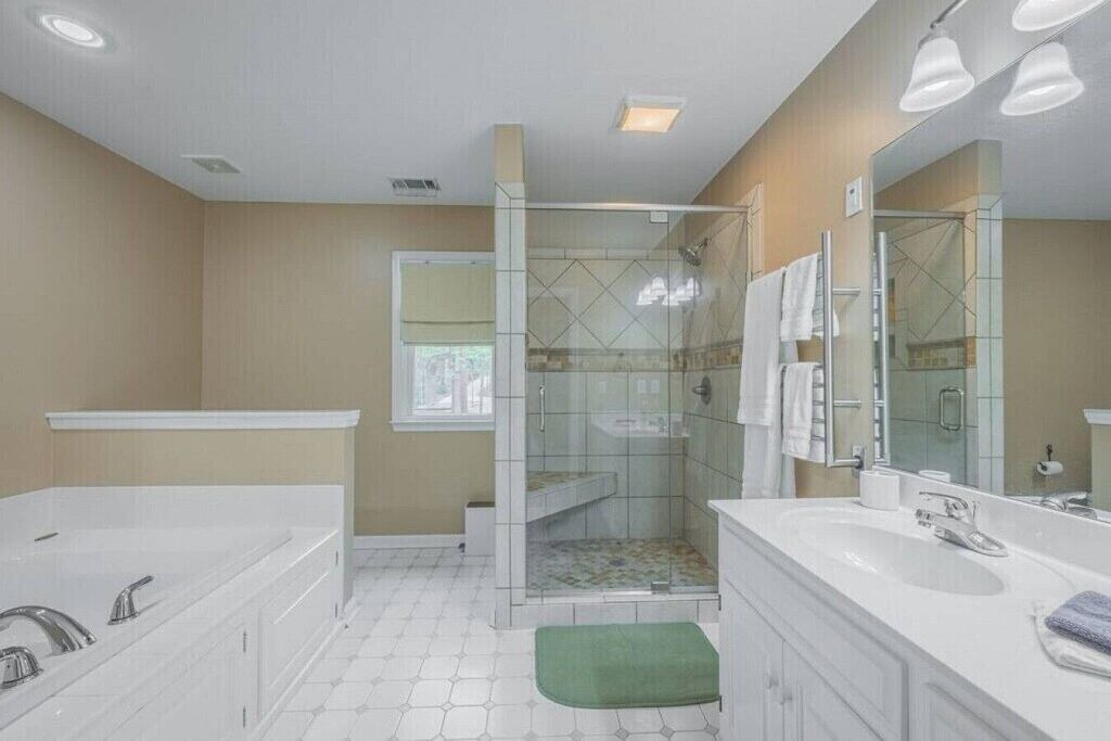 Photo of Bathroom in Reed Creek