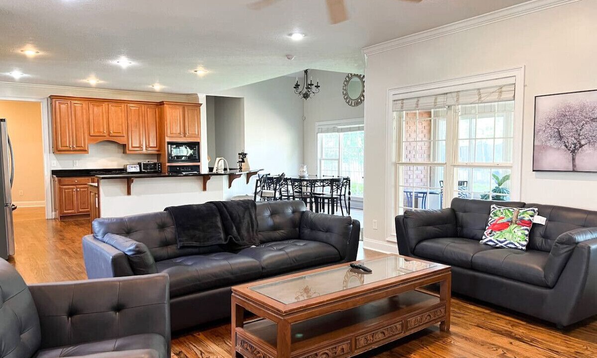 Photo of Livingroom in Evans