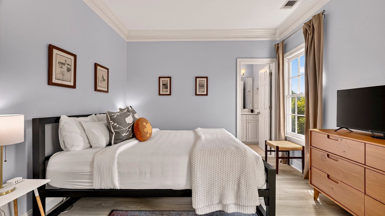 Photo of Bedroom in Beach Institute