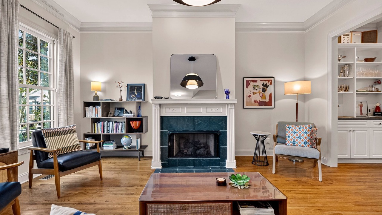 Photo of Livingroom in Beach Institute
