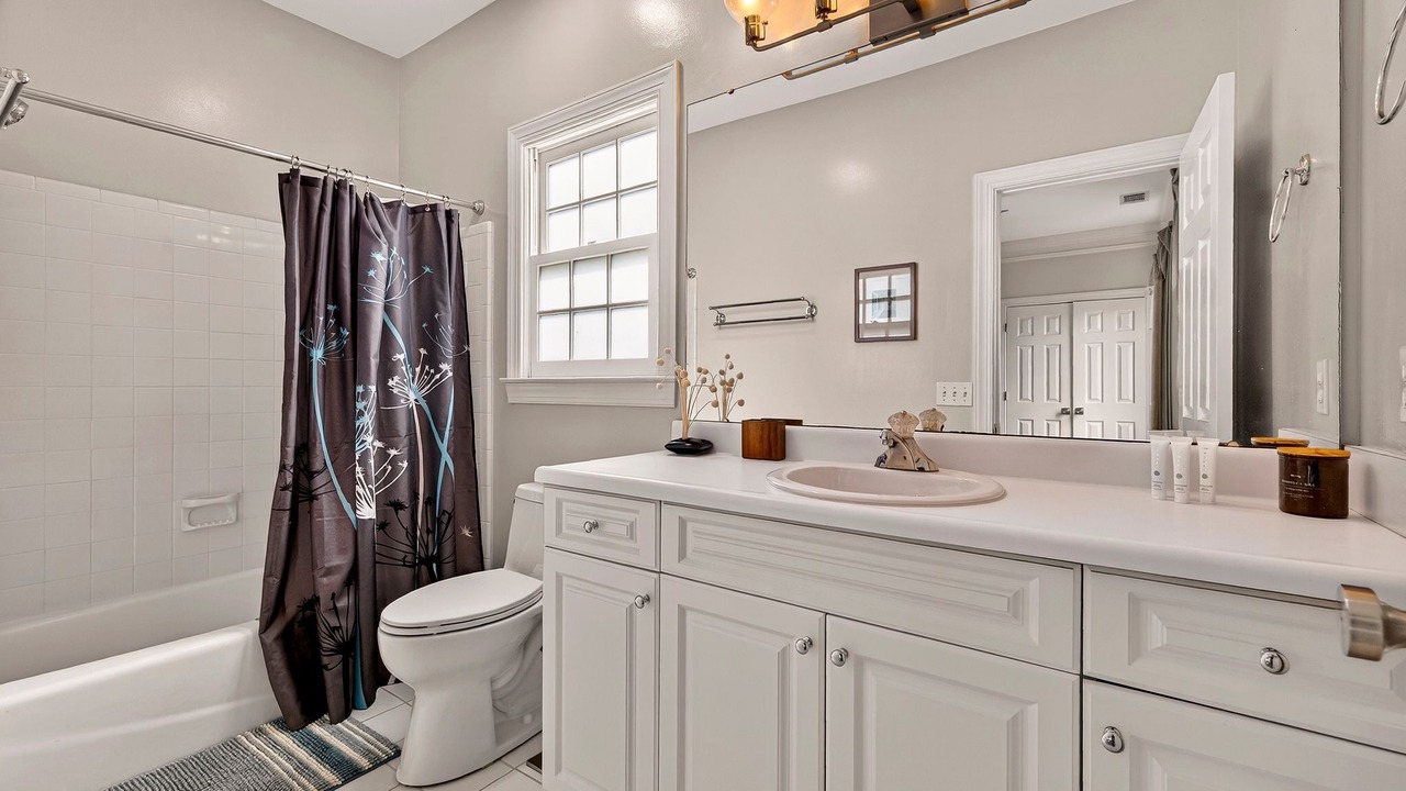 Photo of Bathroom in Beach Institute