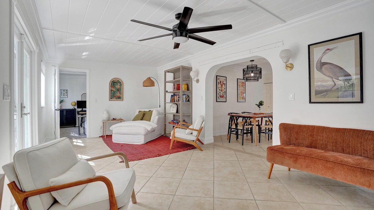Photo of Livingroom in Tropic Palms