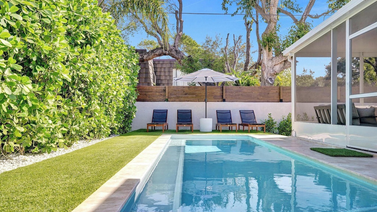 Photo of Outdoor in Tropic Palms