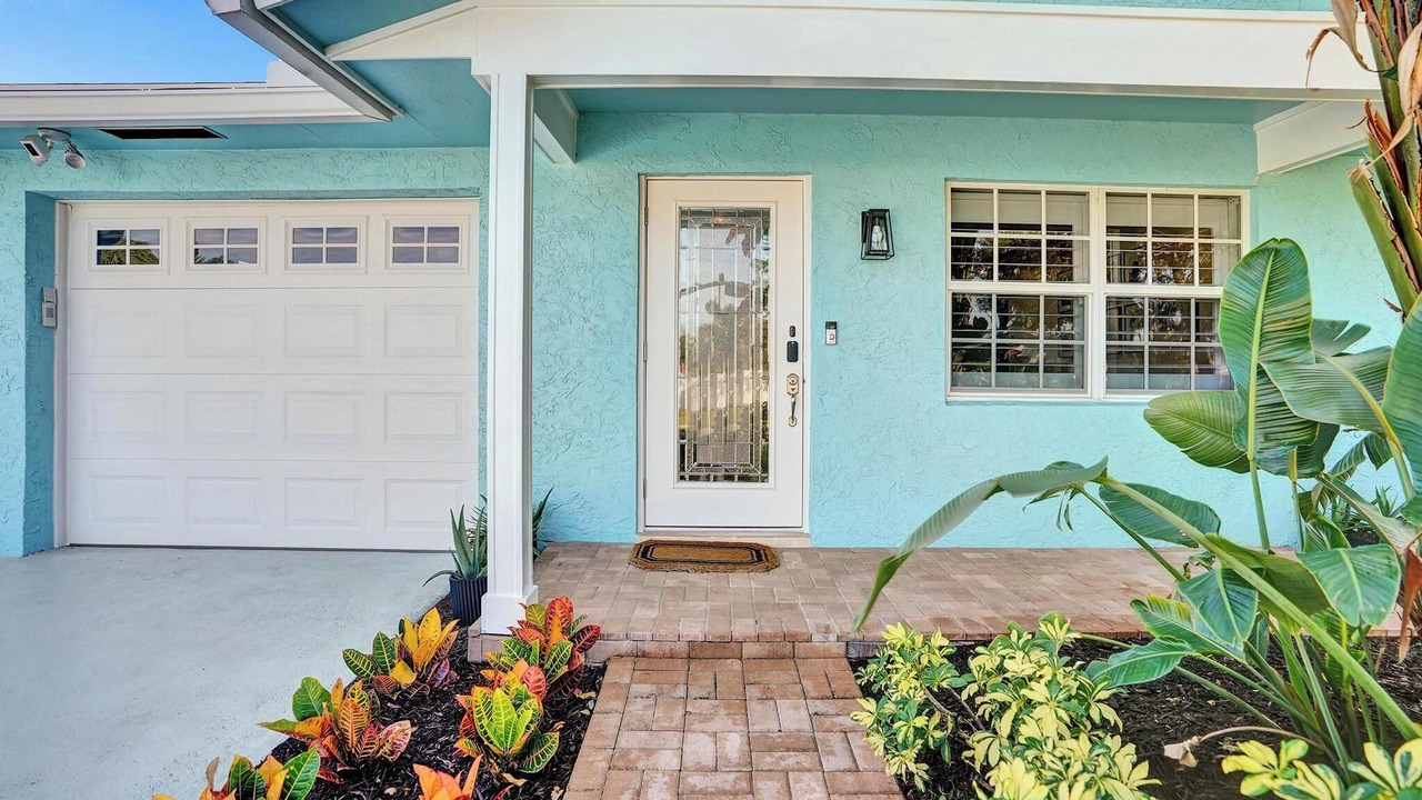 Photo of Outdoor in Tropic Palms