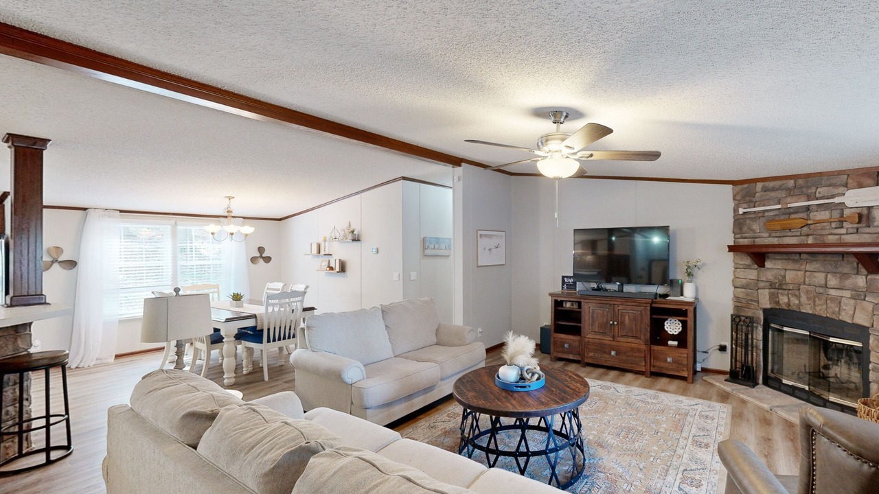 Photo of Livingroom in Newberry Shores