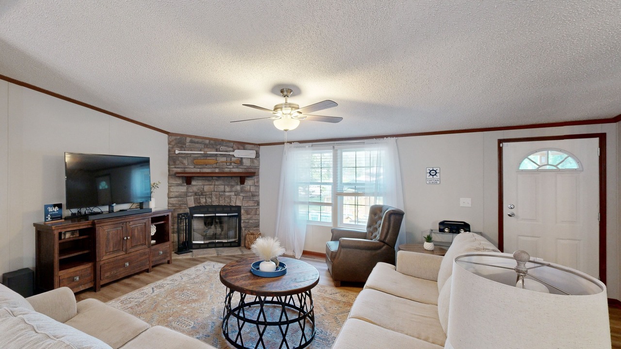 Photo of Livingroom in Newberry Shores