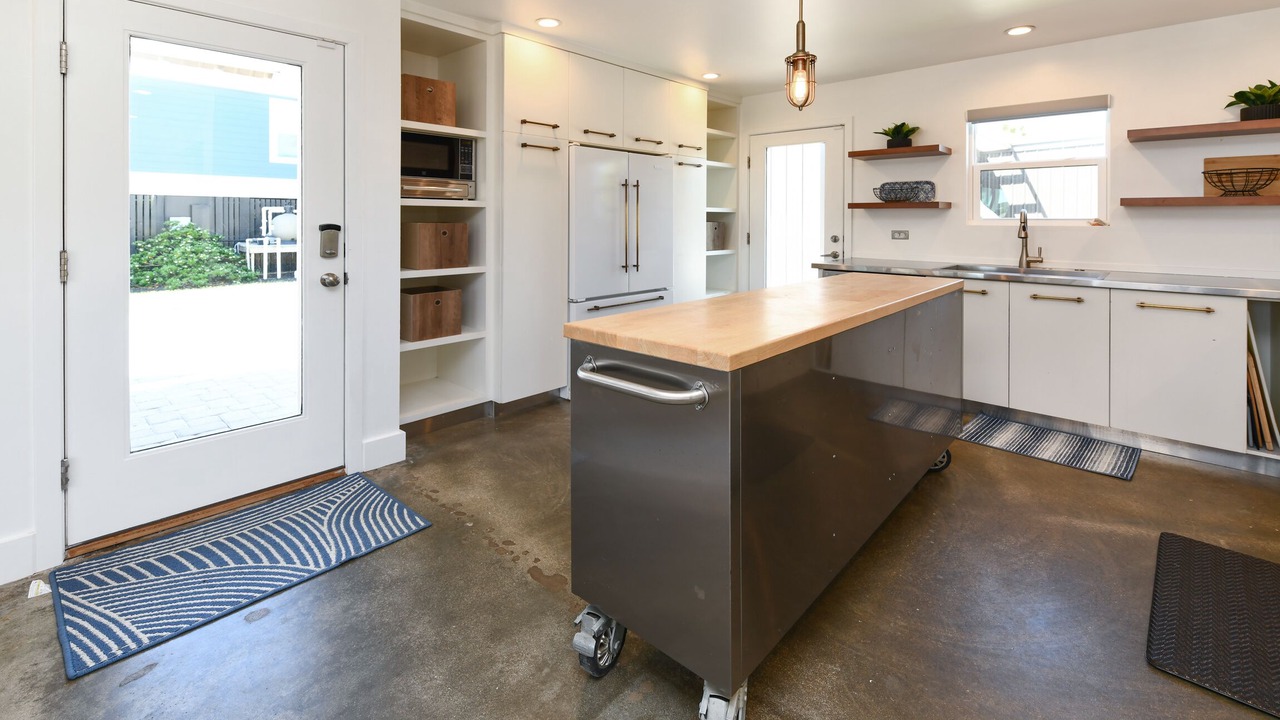 Photo of Kitchen in Inlet Harbour