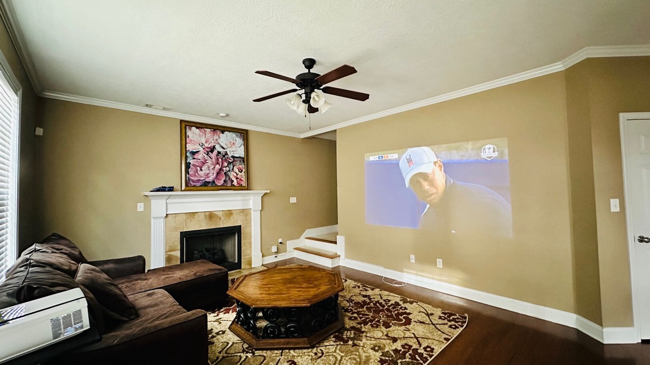 Photo of Livingroom in Evans