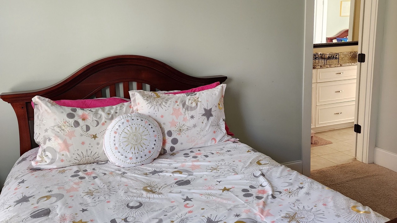 Photo of Bedroom in Appling