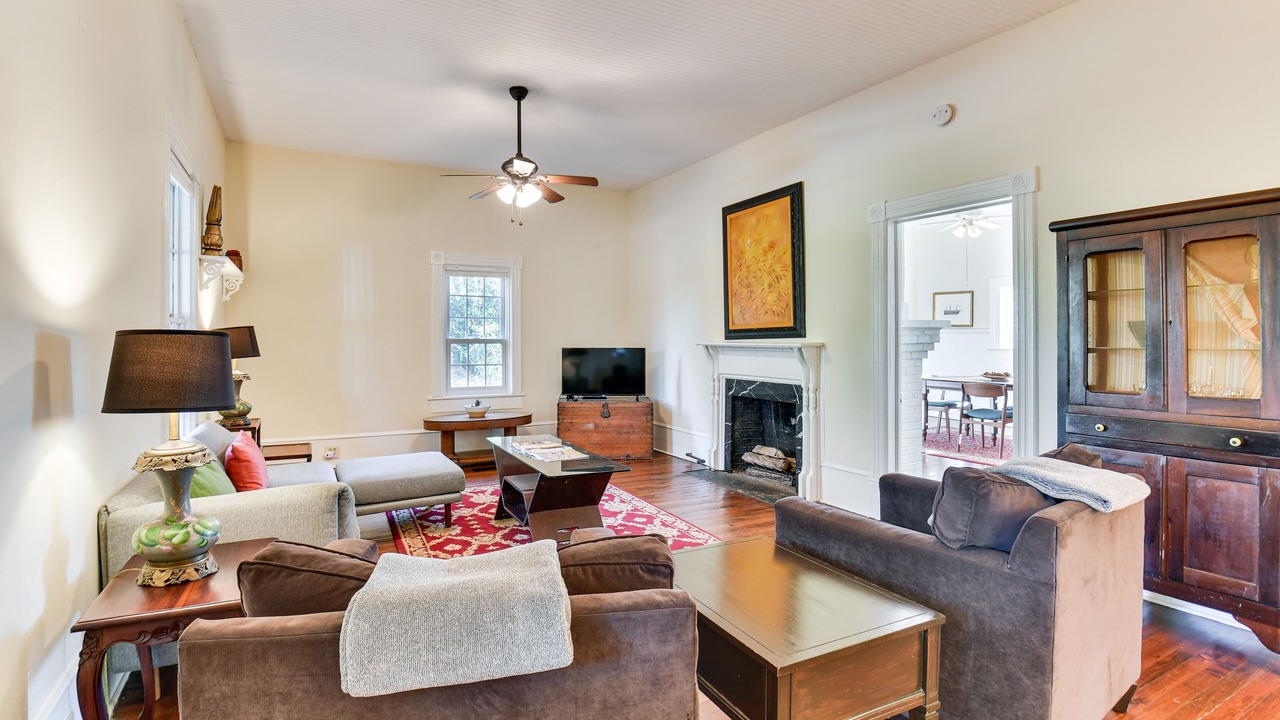 Photo of Livingroom in Watkinsville