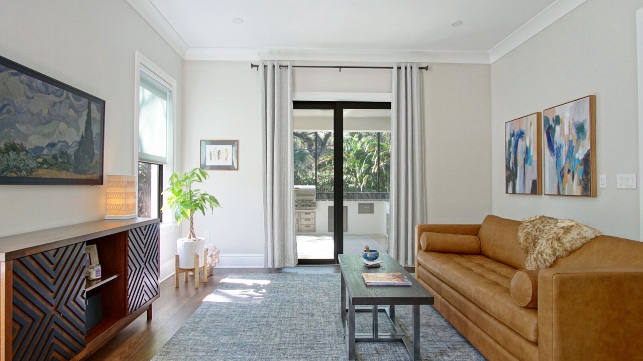 Photo of Livingroom in Indian Bay Point