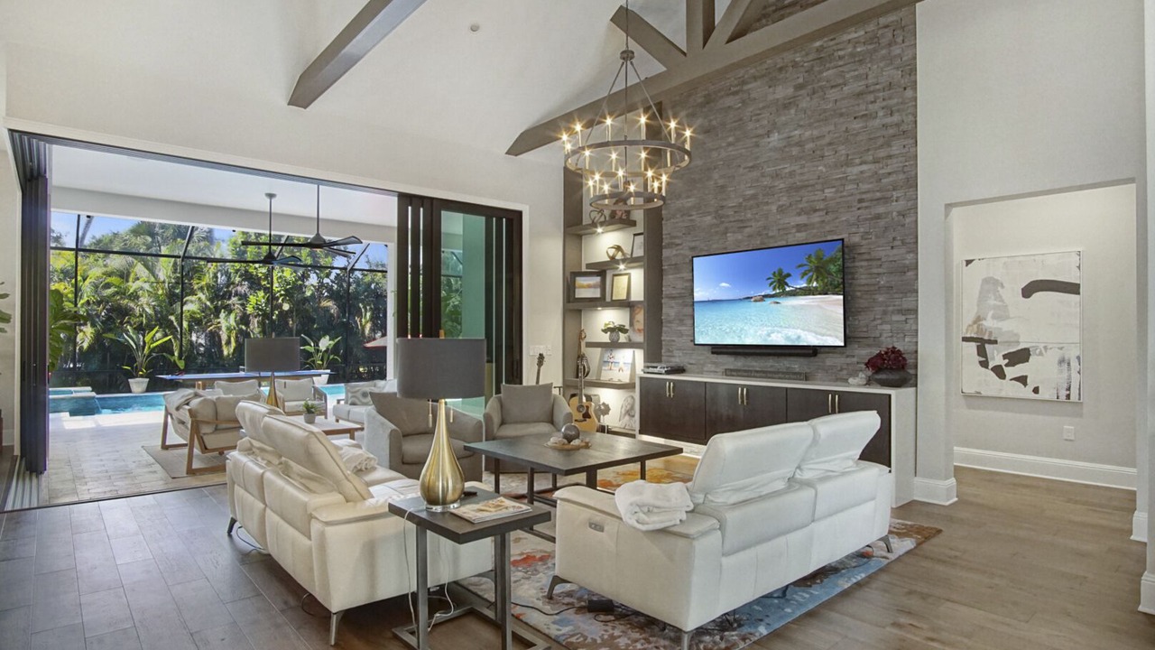 Photo of Livingroom in Indian Bay Point
