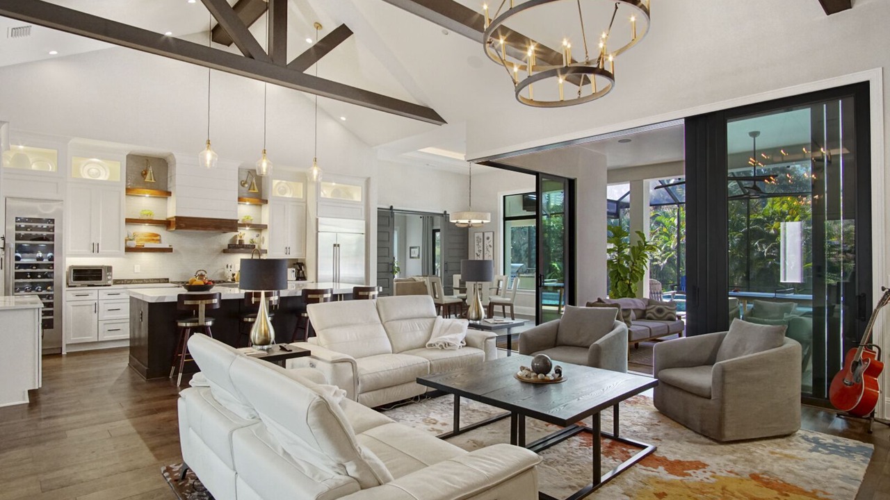 Photo of Livingroom in Indian Bay Point