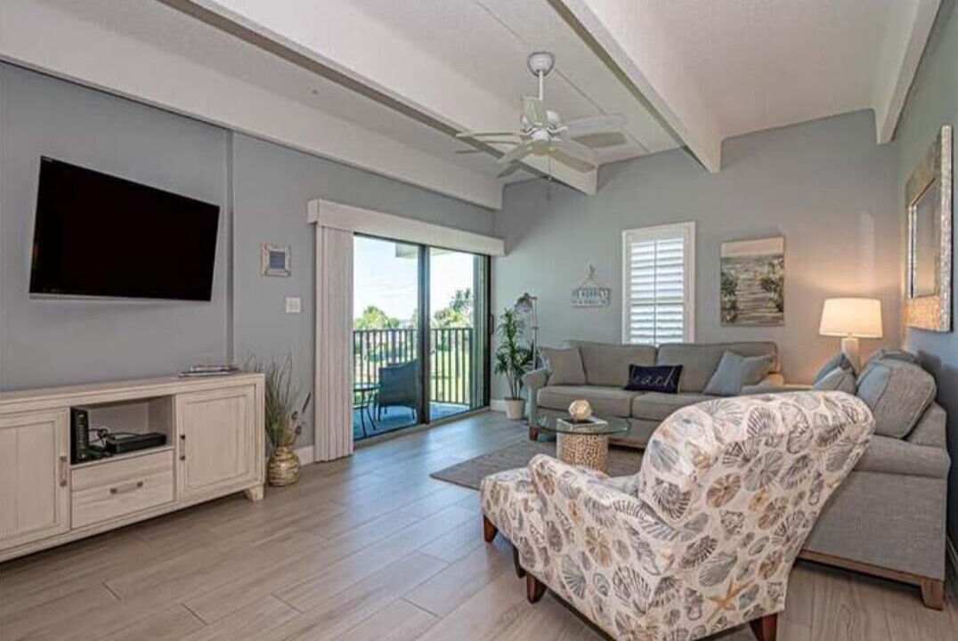 Photo of Livingroom in Central Beach