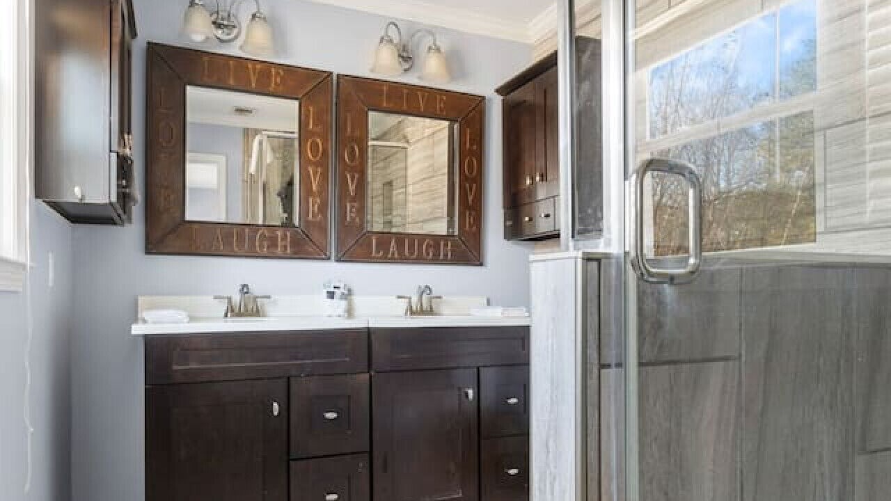 Photo of Bathroom in Seven Oaks