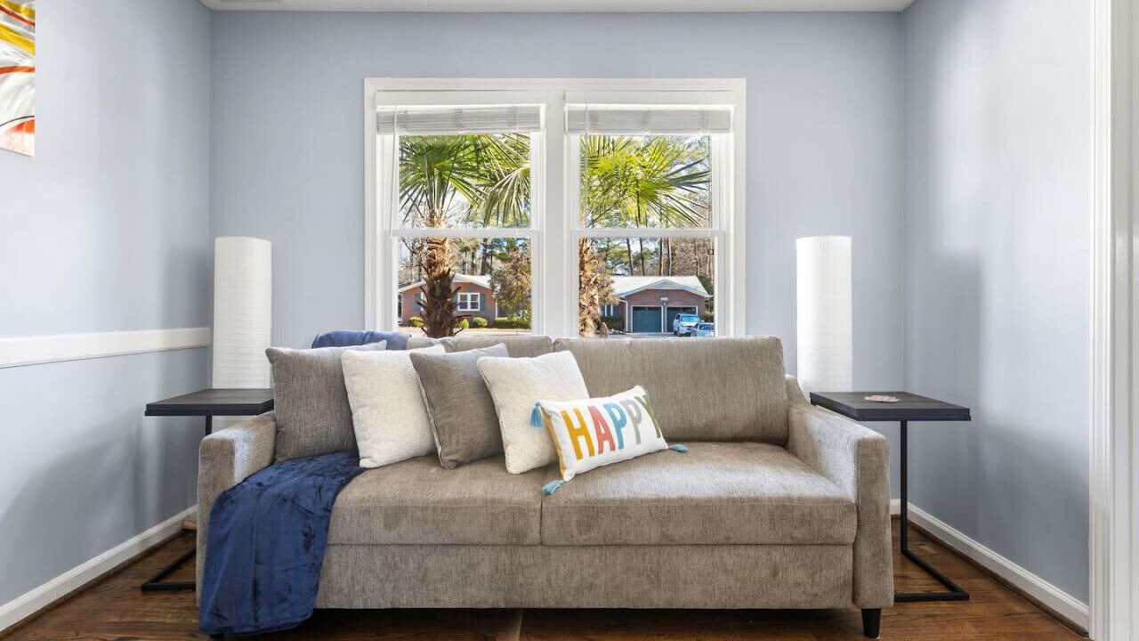 Photo of Livingroom in Seven Oaks