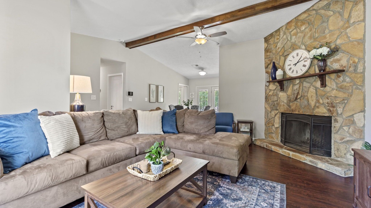 Photo of Livingroom in Golden Grove