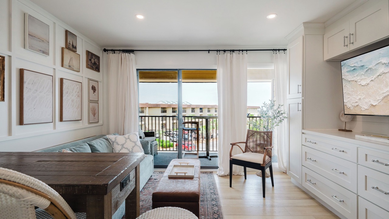 Photo of Livingroom in Folly Field