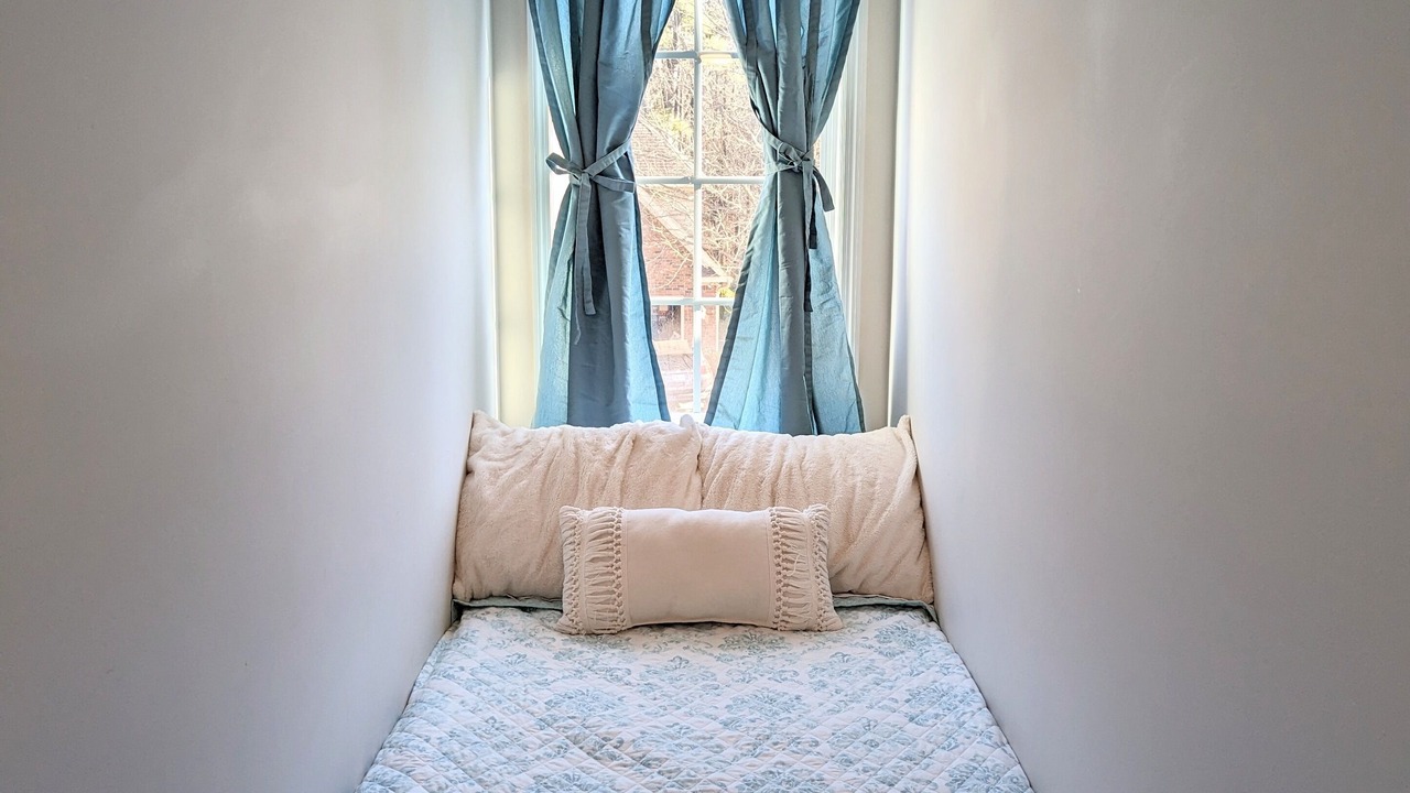 Photo of Bedroom in Evans