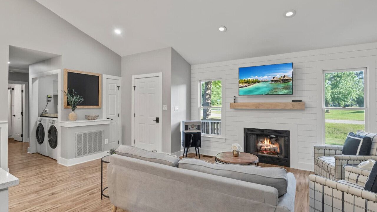 Photo of Livingroom in Angier