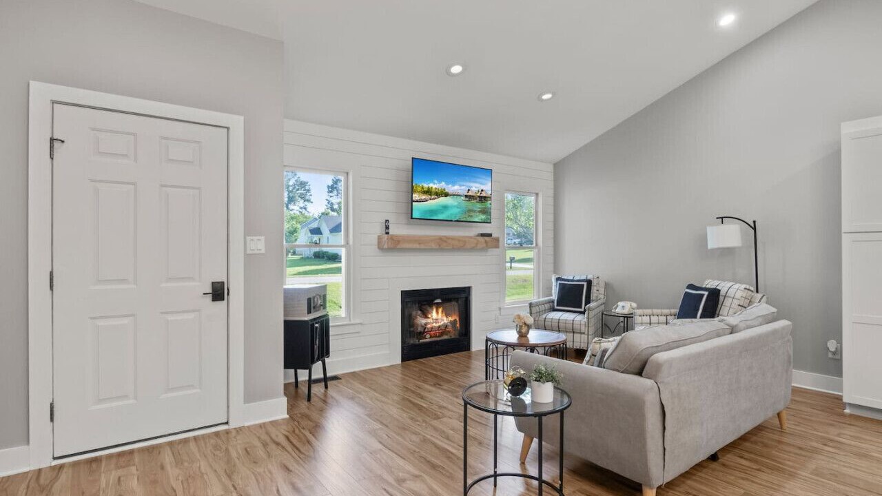 Photo of Livingroom in Angier
