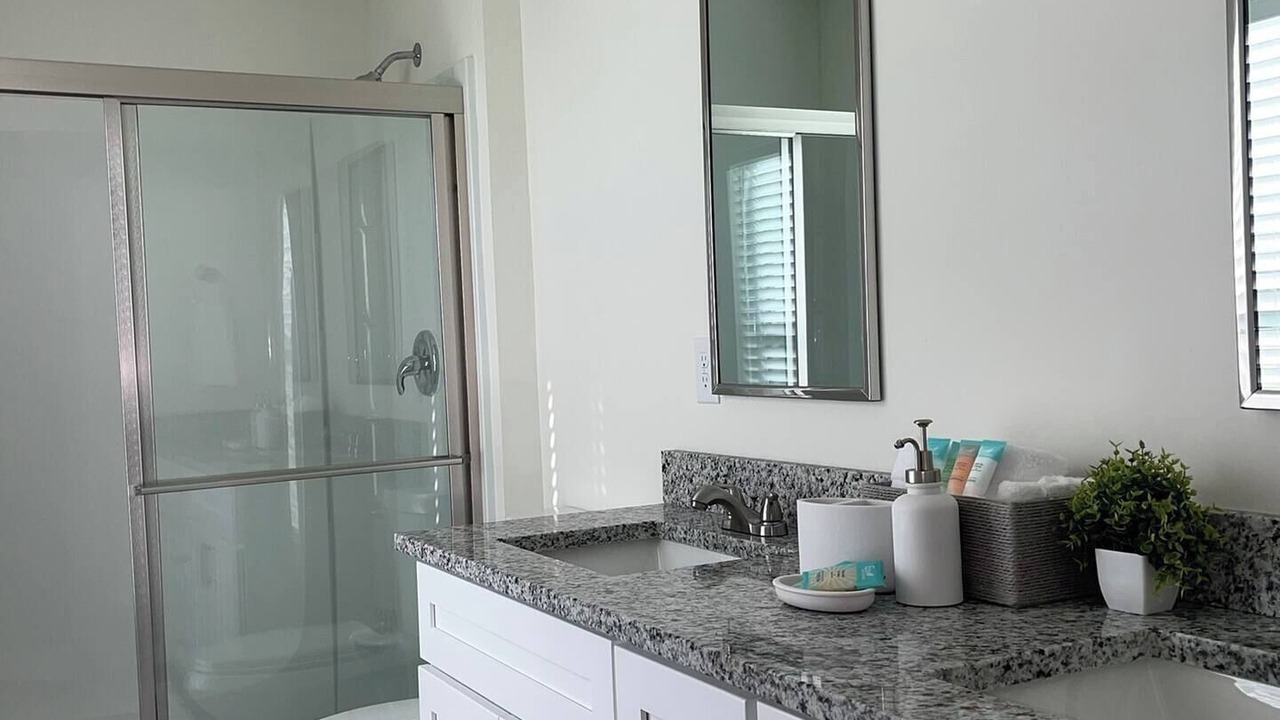 Photo of Bathroom in Mariner