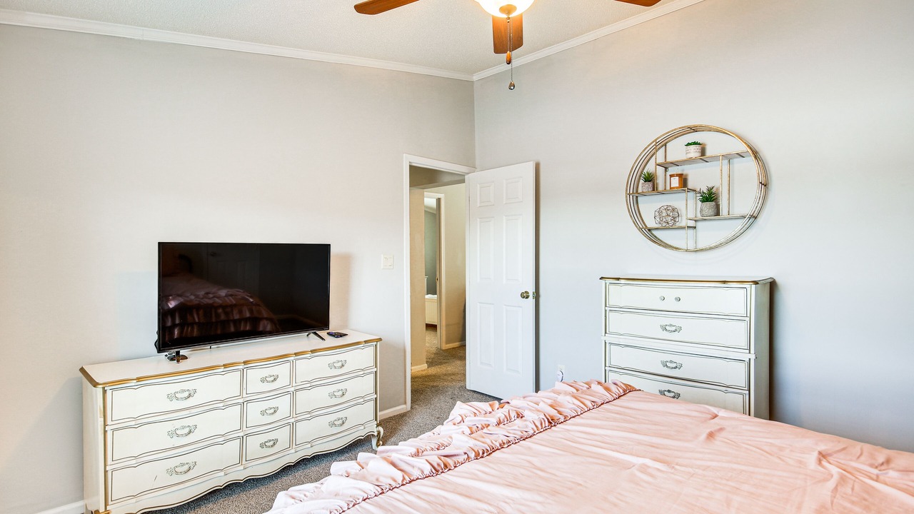Photo of Bedroom in Greenwood County