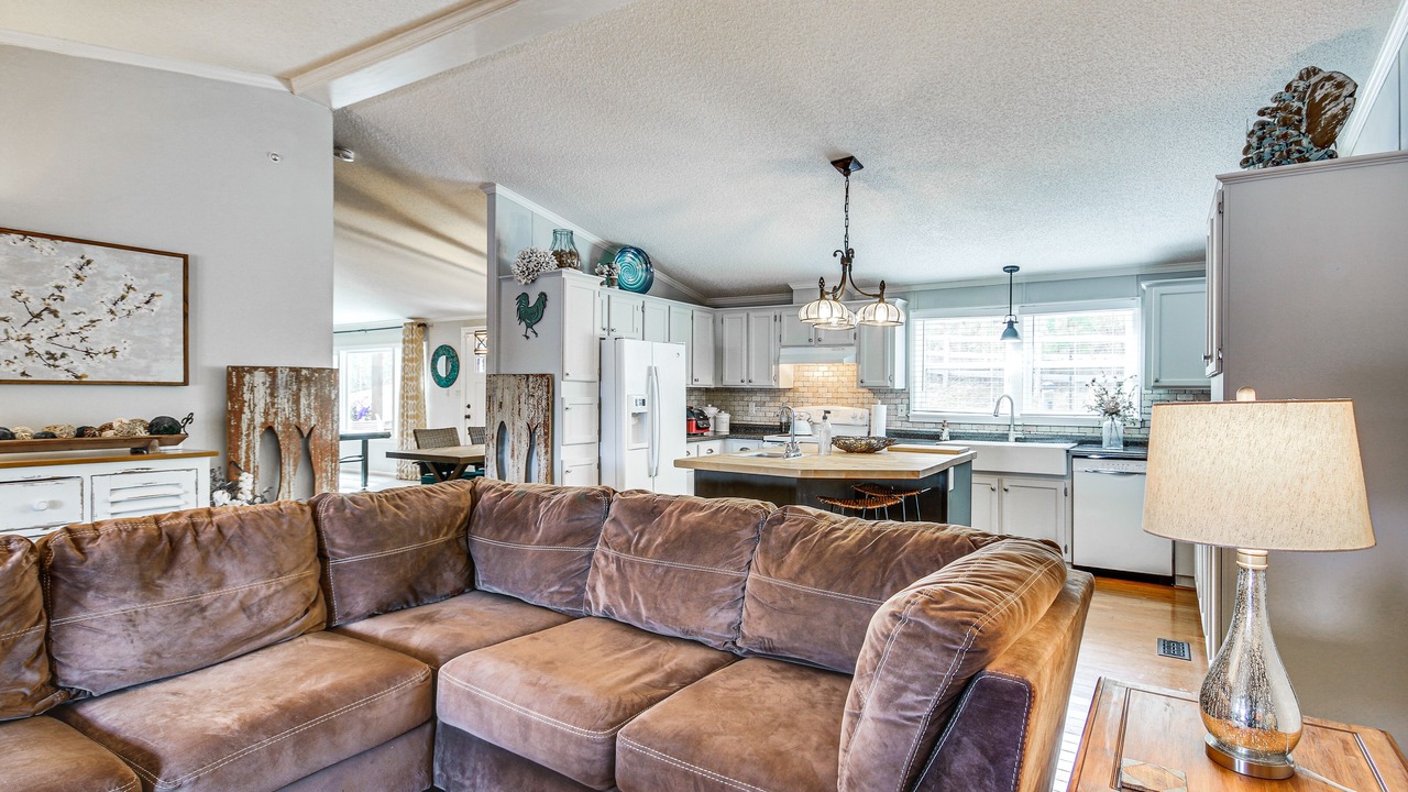Photo of Livingroom in Greenwood County