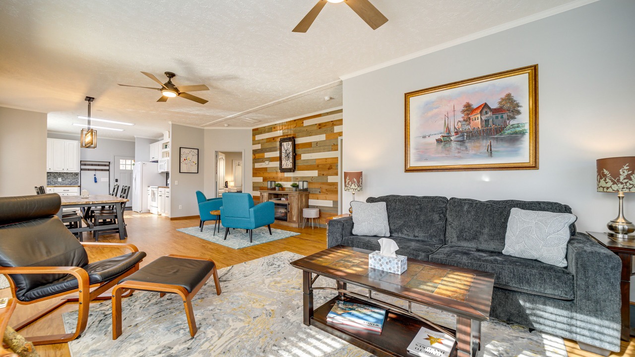 Photo of Livingroom in Cullowhee