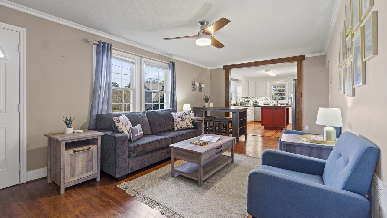 Photo of Livingroom in Travelers Rest